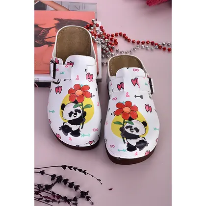 3026 Çiçek Tutan Panda Desenli Anatomik Terlik